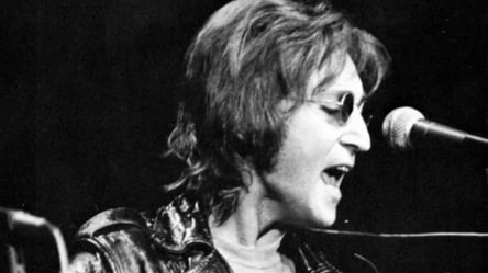 Очки за 160 тысяч гривен — личные вещи Джона Леннона выставили на аукцион - 285x160