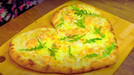 Рецепт піци з білим соусом "Валентинка" - 285x160