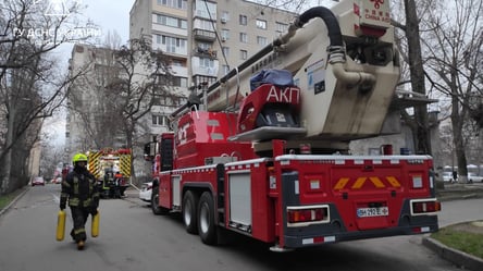 Ранок в Одесі розпочався з пожежі: 15 осіб довелося евакуювати з верхніх поверхів - 285x160
