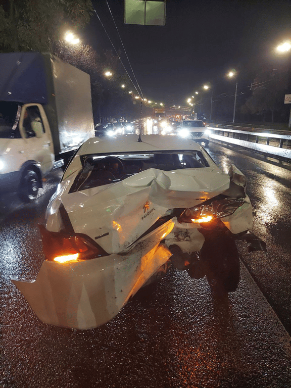 У Києві сталася серйозна ДТП з постраждалими, один з водіїв втік з місця аварії