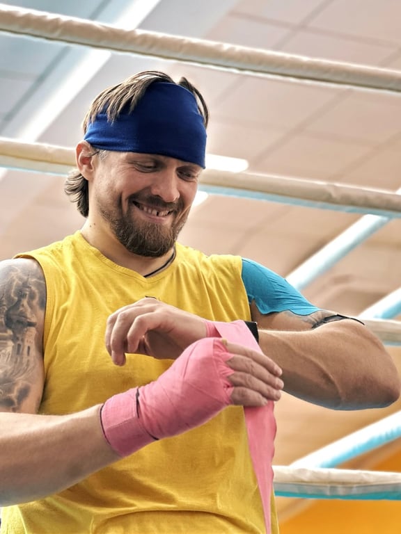 Александр Усик в тренажерном зале 19 марта 2026 года
