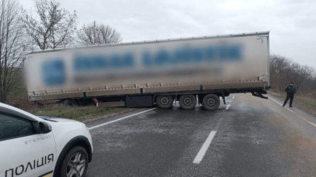 Рух трасою Одеса-Рені частково обмежений — сталася аварія - 290x166