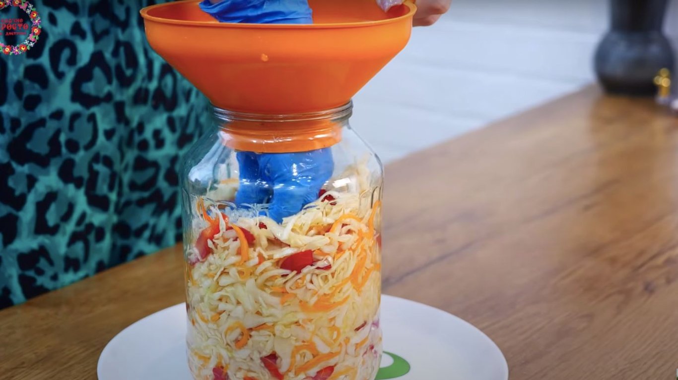 простой салат из капусты на зиму