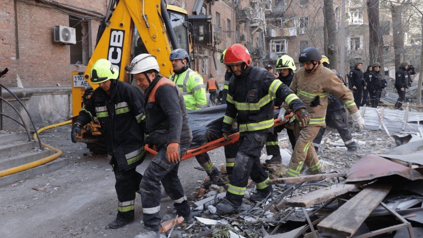 У Дніпрі зросла кількість жертв: під завалами знайшли третє тіло