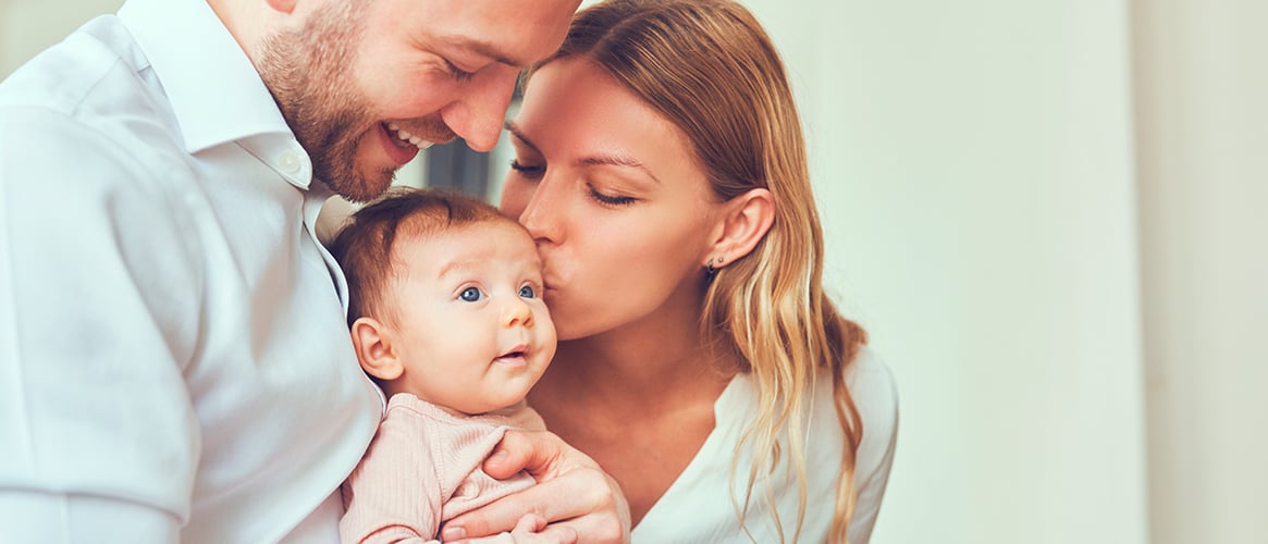 Малятко з "божественним" ім'ям та щасливою долею — як назвати дівчинку 2024 року