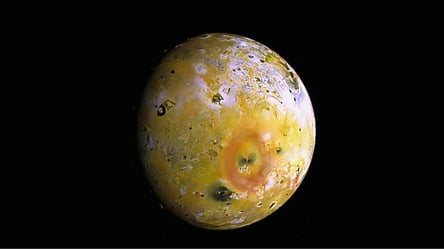 ​​​​​​​NASA показало, як виглядає супутник Юпітера Іо: що за "річки" помітили на ньому - 285x160