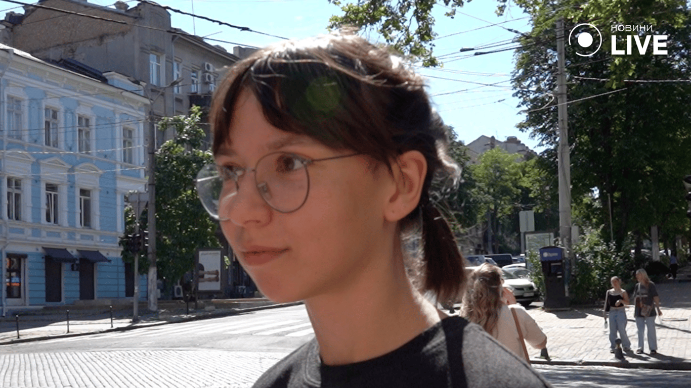 Діана памʼятає першу статтю. Фото: Новини.LIVE