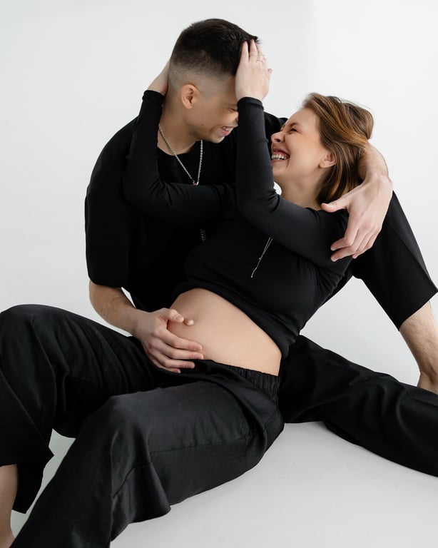 Дружина Андрія Чорновола показала вагітний животик