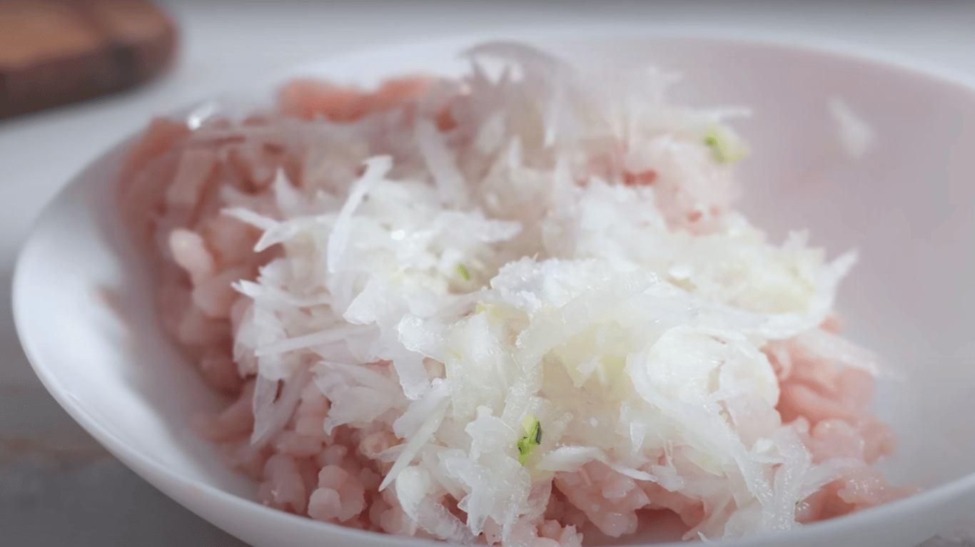 оладки з кабачків та фаршу замість котлет