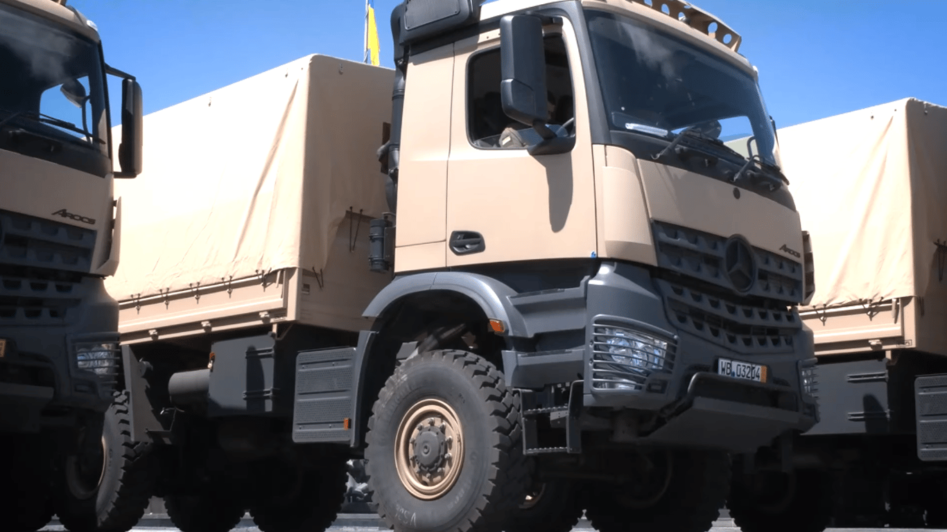 Украинские пограничники получили атомобили из Германии, которые отправят на фронт
