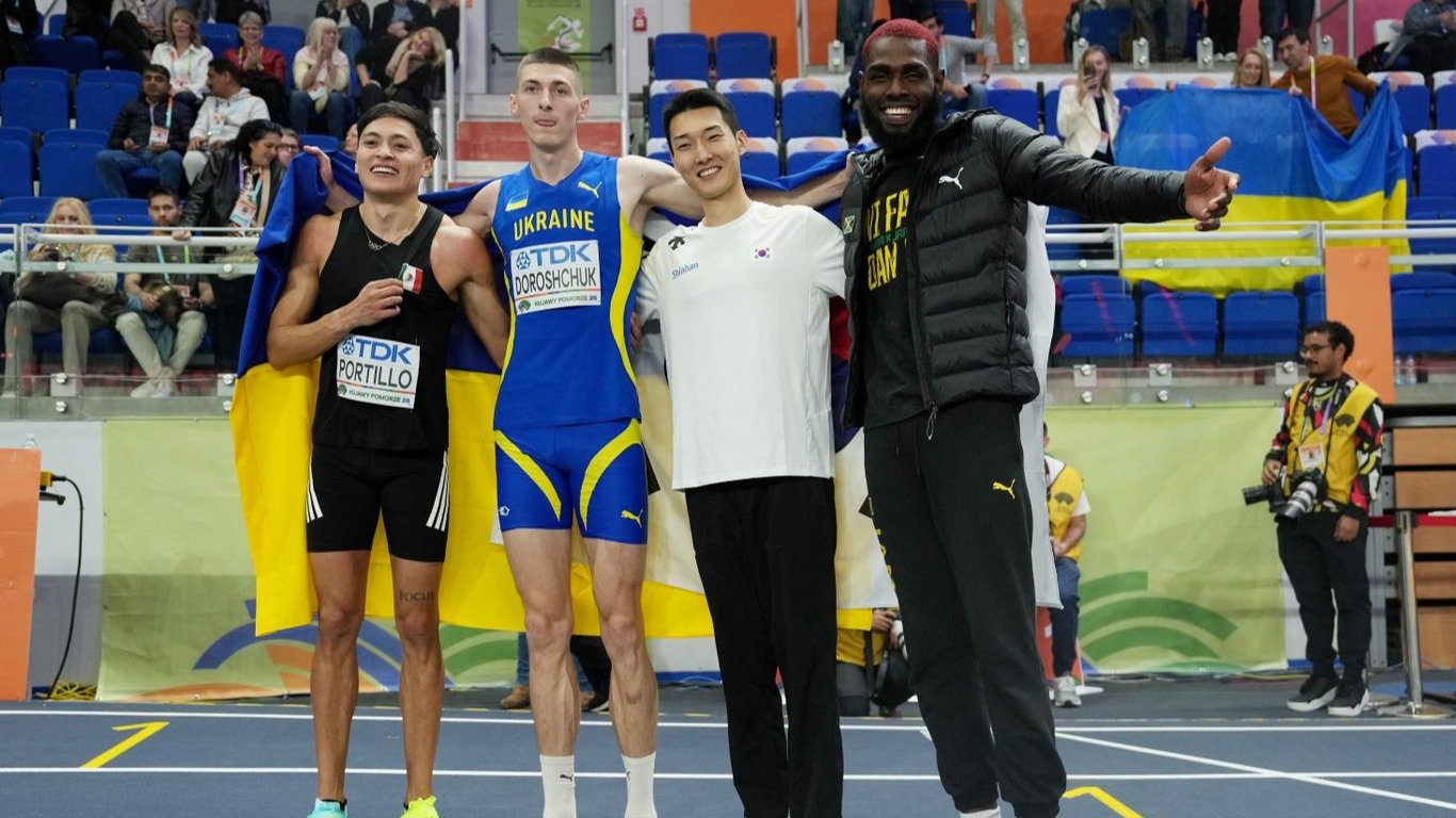 21 марта 2026 года украинец Олег Дорощук празднует победу в финале чемпионата мира