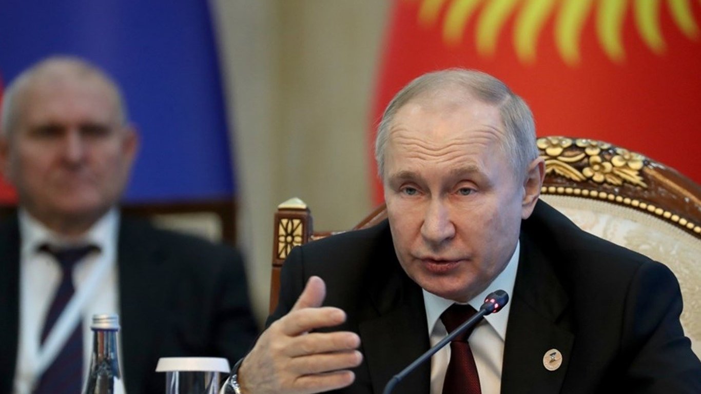 Путин назвал удар по Крымскому мосту "террористическим актом"