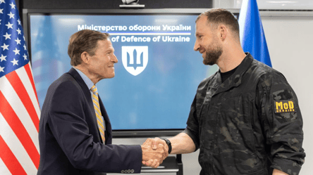 Україна готова ділитися досвідом: зустріч Хмари із сенатором США - 290x160