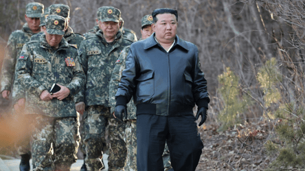 Кім Чен Ин закликав армію КНДР інтенсивніше готуватися до війни - 290x166