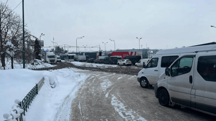 Есть ли пробки на границе Украины — какая ситуация на КПП сегодня вечером - 285x160
