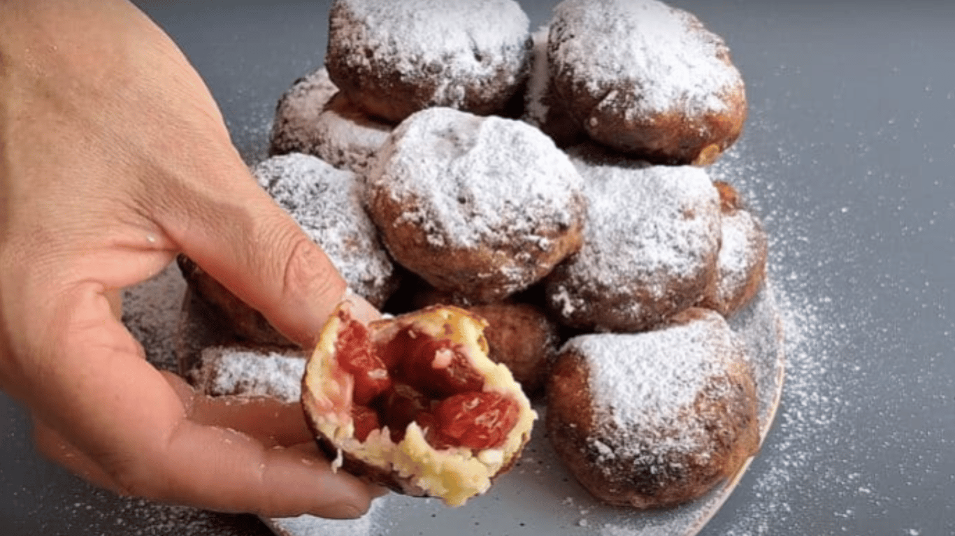 смачні сирники з вишнею рецепт приготування з фото