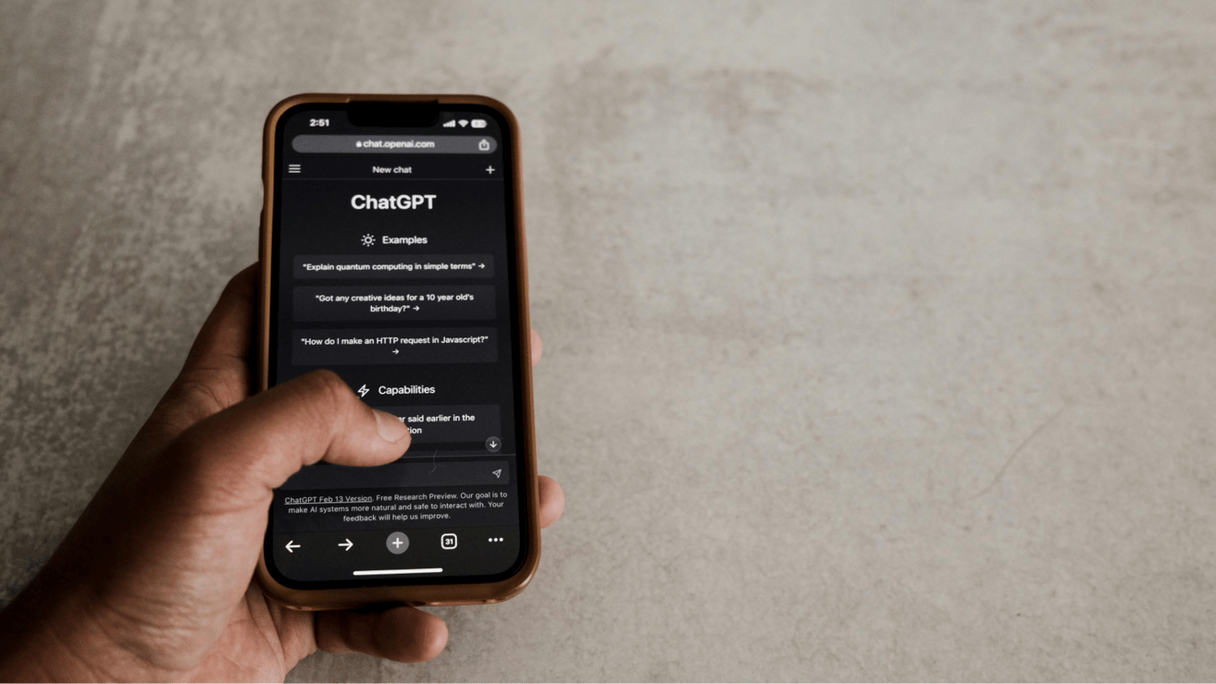 Как сделать ChatGPT поисковой системой на iPhone — есть расширение для Safari