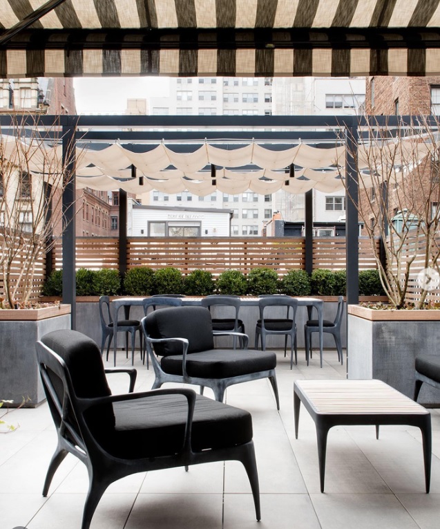 Дизайн балкона Енн Гетевей визнали шедевром: що в ньому особливого (фото) - фото 1