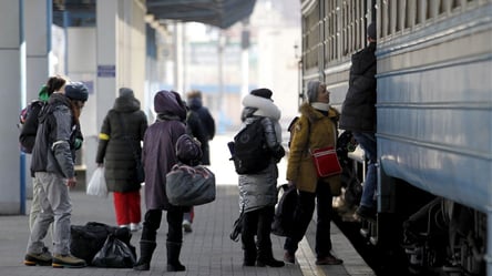 Укрзализныця остановила продажу билетов на рейсы — детали - 304x171