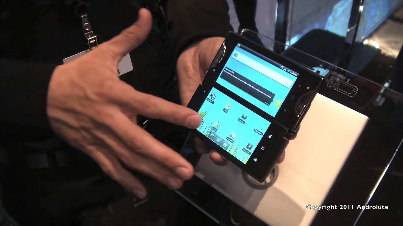 Смартфон Kyocera Echo