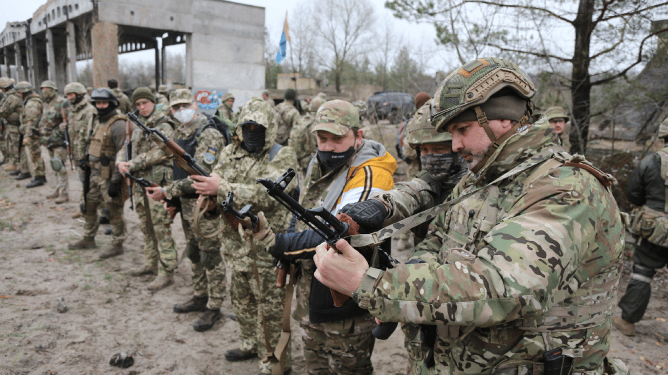 Мобілізація в Україні — темпи набору військових падають