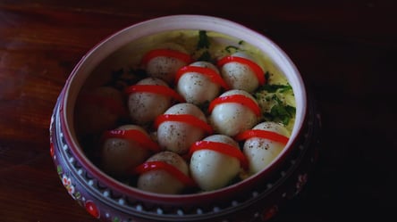Рецепт карпатської святкової намазки з яєць та маринованих огірків - 285x160
