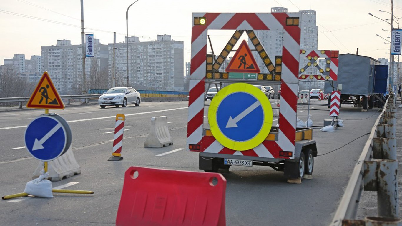 В Киеве на улице Лятошинского ограничат движение до июня