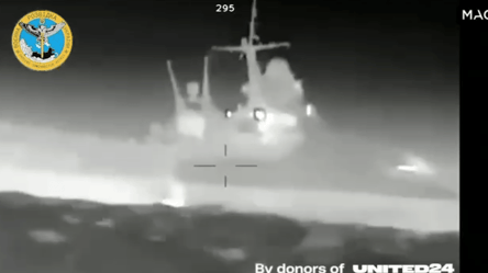 "Работают украинские технологии": Федоров показал, как морской дрон атаковал военный корабль РФ - 285x160