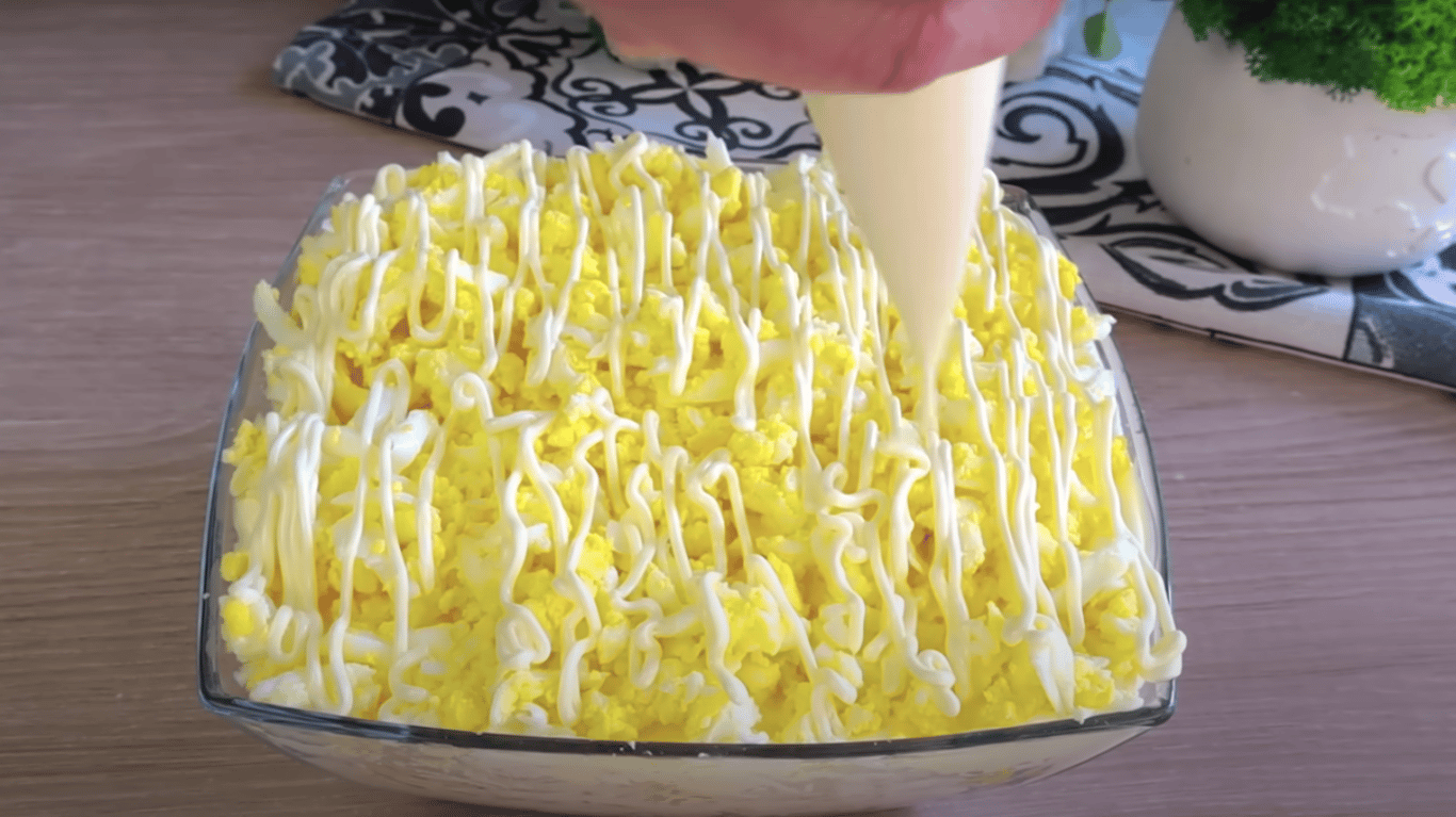 смачний салат з куркою