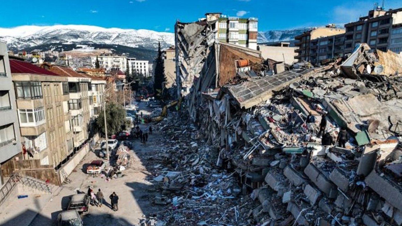 Землетрясения в Турции — погибли более 48 тысяч человек