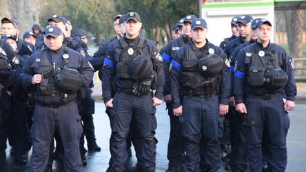 Правоохоронці Одеси заступили на посилену охорону безпеки в місті - 285x160
