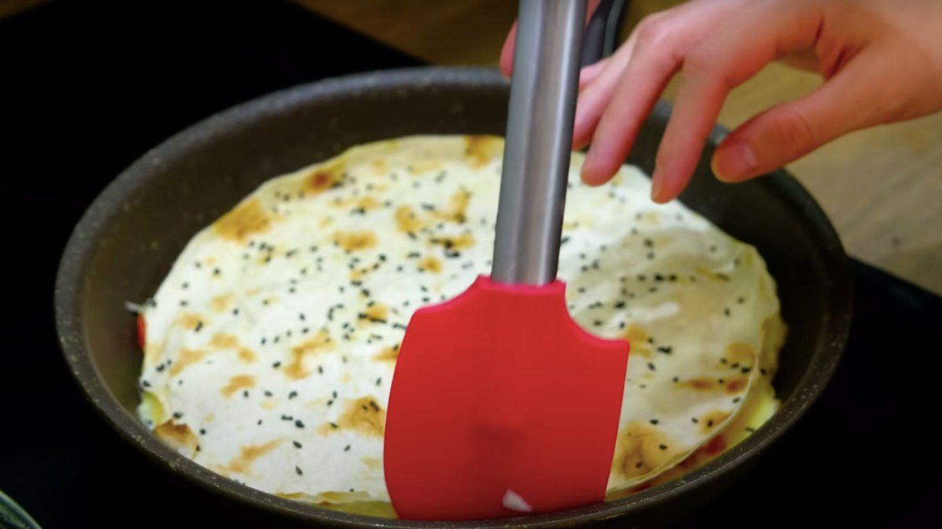 смачний та лінивий рецепт з лаваша на сніданок