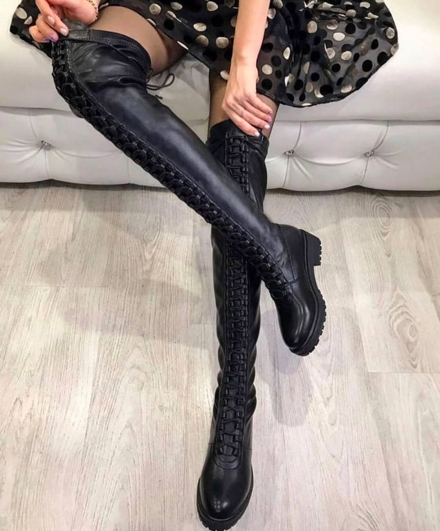 Взуття зі шнурками ніколи не покидали тренди