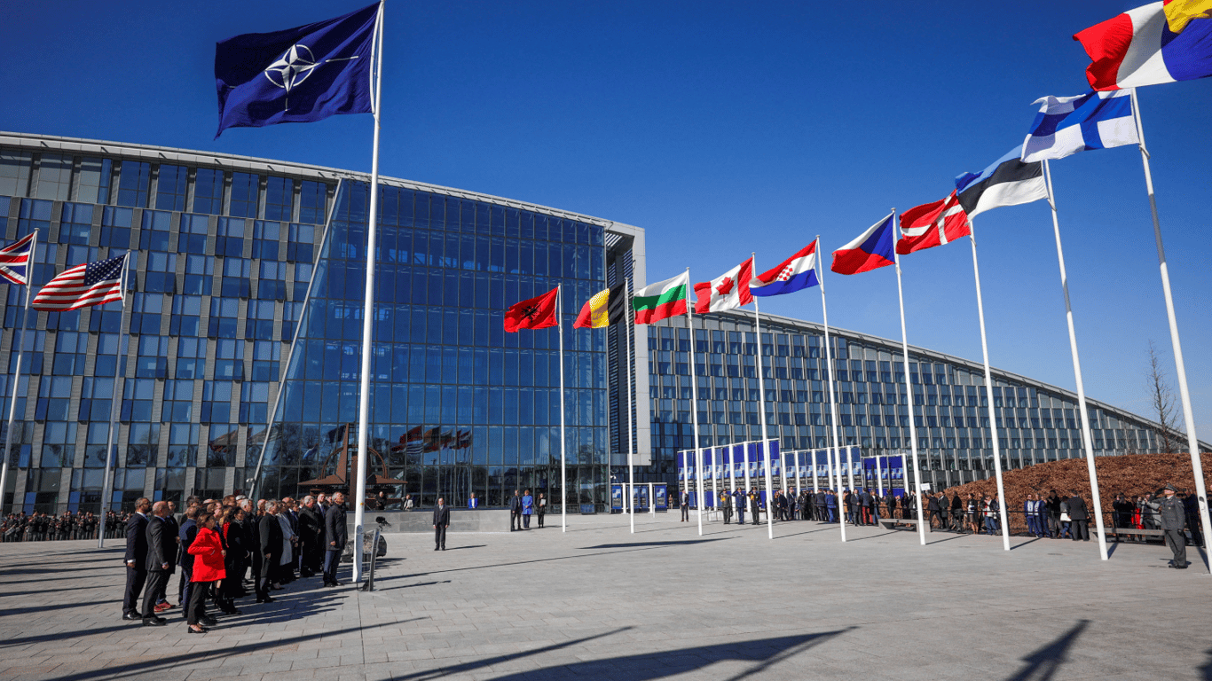 Ексгенерали НАТО закликають прискорити членство України в Альянсі