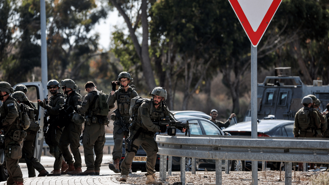 Армия Израиля вошла во все города на границе с Сектором Газа