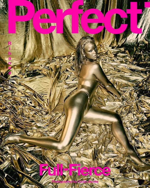 Американская певица Рианна снялась обнаженной. Фото: instagram/badgalriri