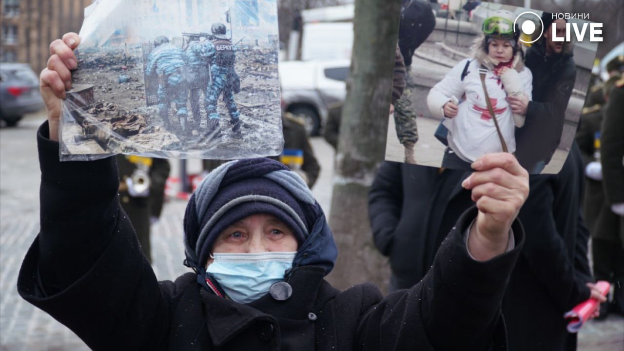 В Киеве чтят память погибших Героев Небесной Сотни - фото 1