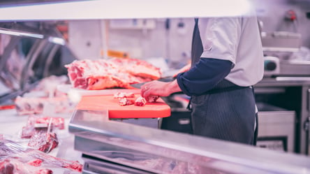 Цены на продукты в апреле — на сколько в Украине подорожали мясо, колбаса и сало - 290x166