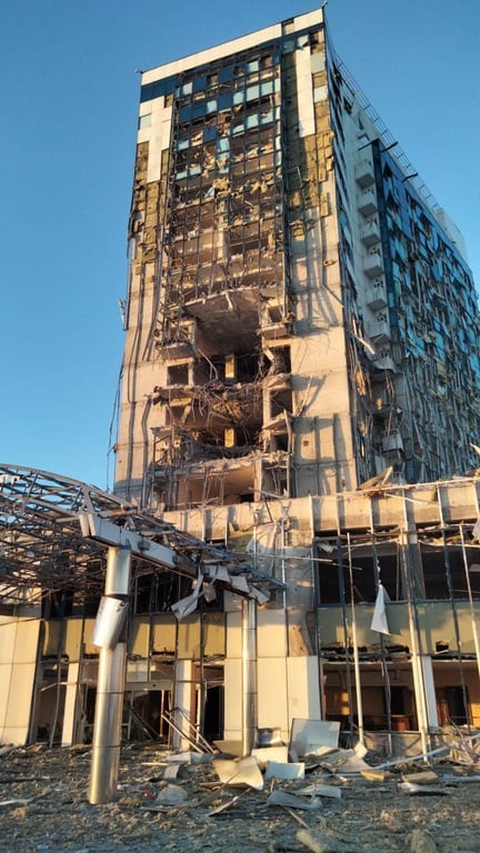 Зруйнований готель Одеса. Фото: Андрій Ставніцер