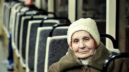 Сломала челюсть в троллейбусе — во Львове пенсионерку привлекли к админответственности - 285x160