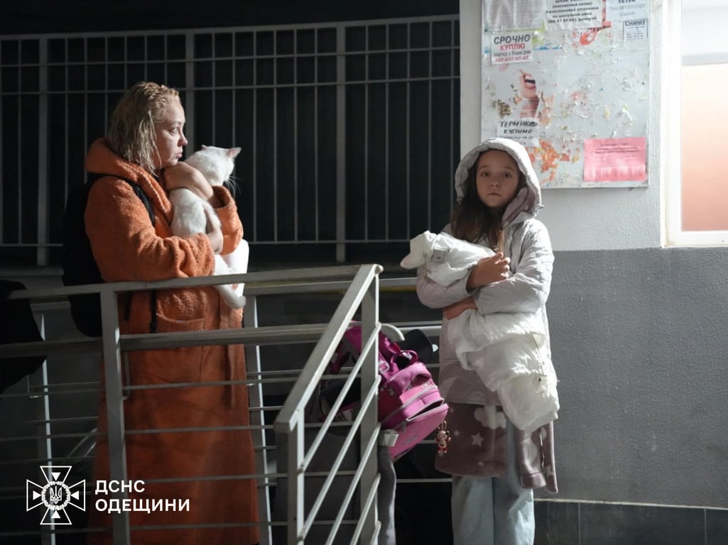 Рятувальники показали масштаби пожежі через атаку на Одесу - фото 3