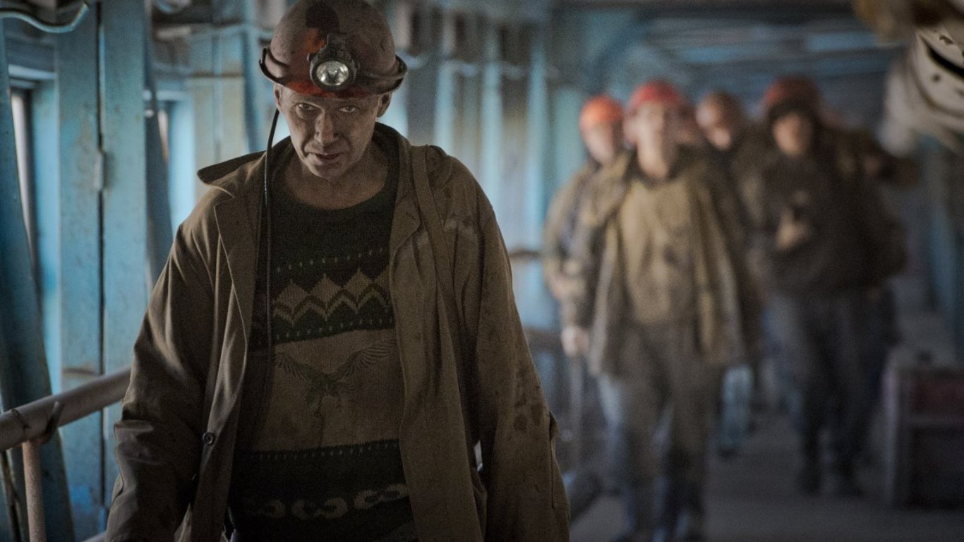 В России произошел обвал на шахте - 13 горняков оказались под завалами