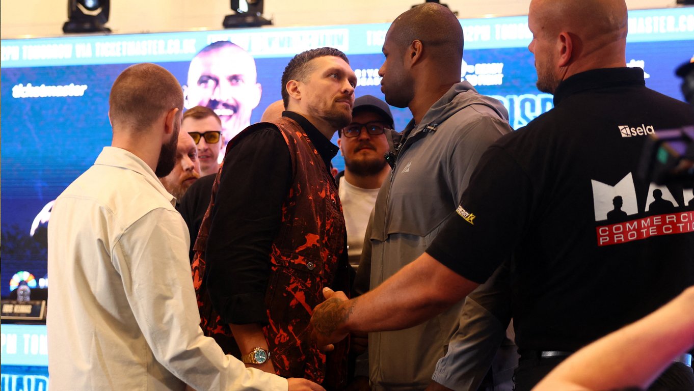 Александр Усик