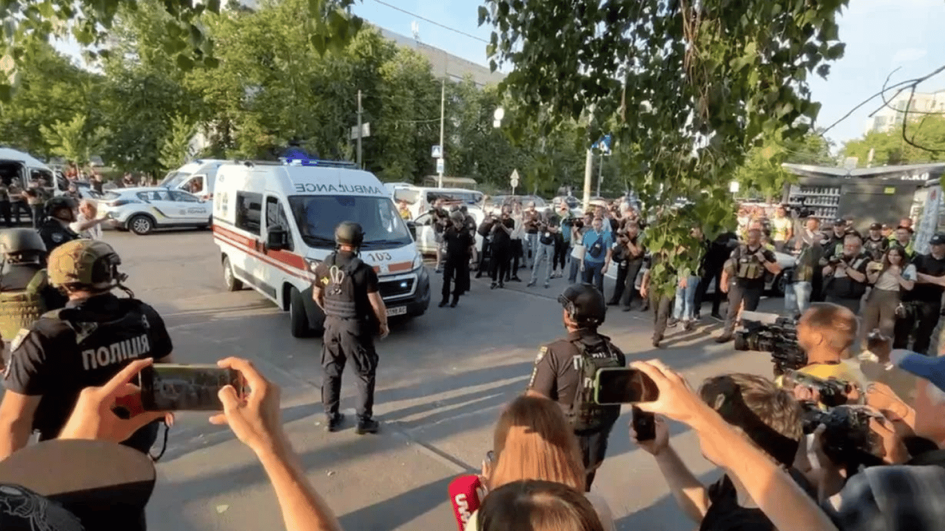 Взрывы в суде Киева: ГБР сообщила подозрение пяти полицейским