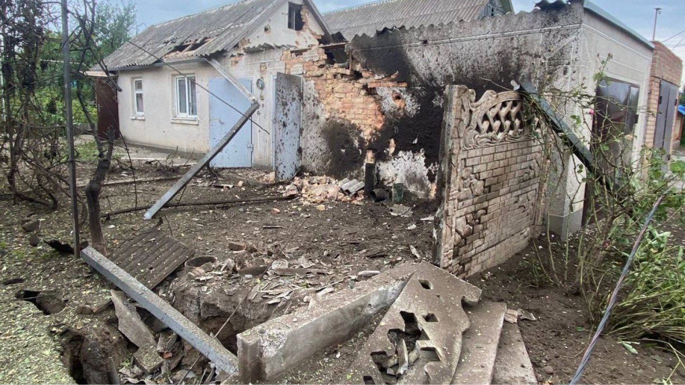 Окупанти обстріляли Дніпропетровську область: постраждала жінка