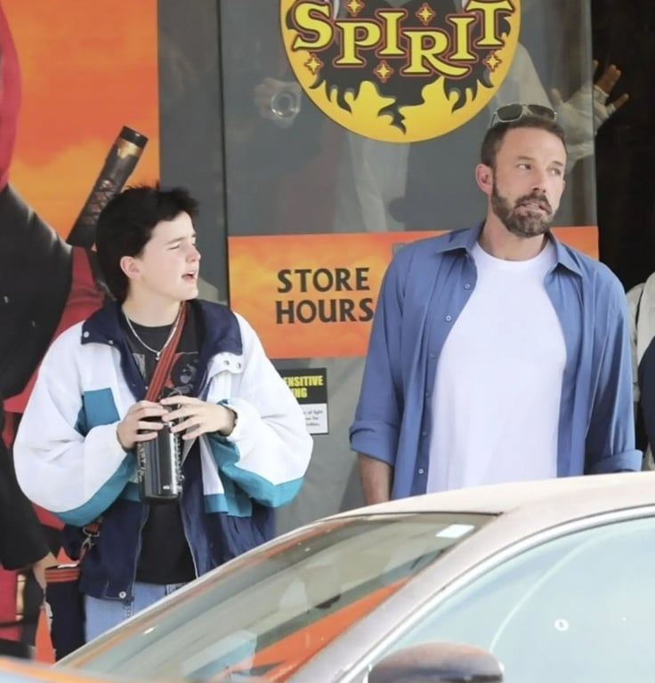 Бен Аффлек на тлі розлучення з Джей Ло відправився на шопінг з донькою - фото 1