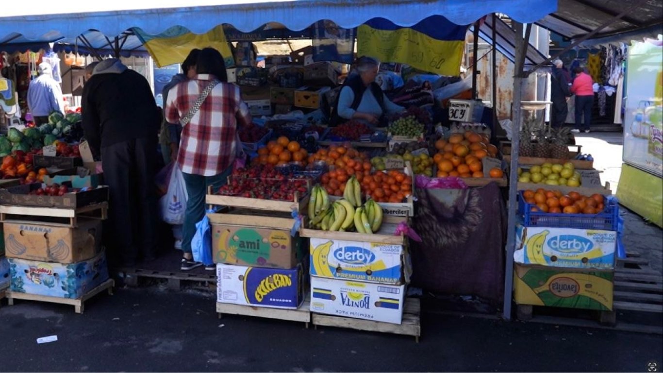 Цены на фрукты в Одессе перед Пасхой: ситуация на рынке