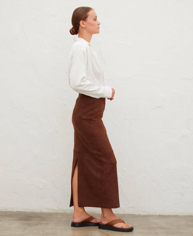 Замшевые вещи на пике популярности в 2025