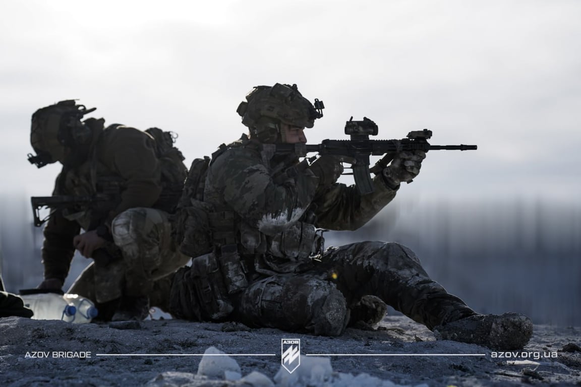 Бійці 12-ї бригади "Азов" під час тренувань. Фото: "Азов"
