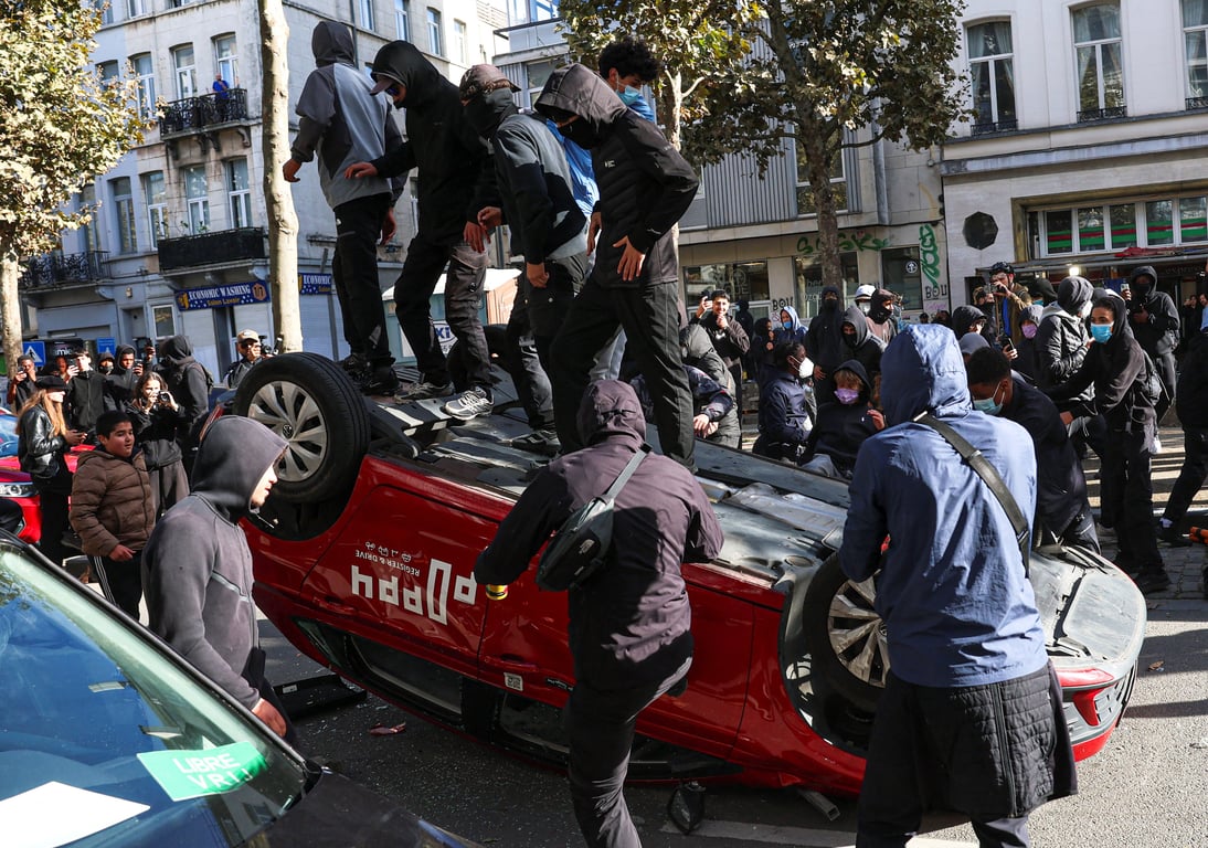 Сутички проти дорожчого життя та корупції: Європу охопили протести - фото 7